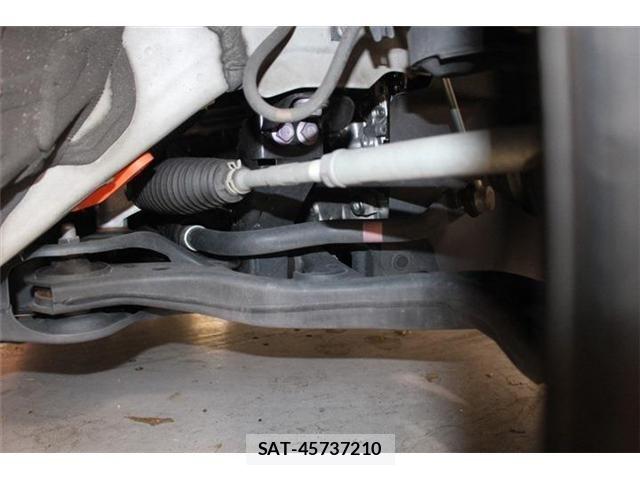 Toyota PRIUS 2023-04 7329415-17