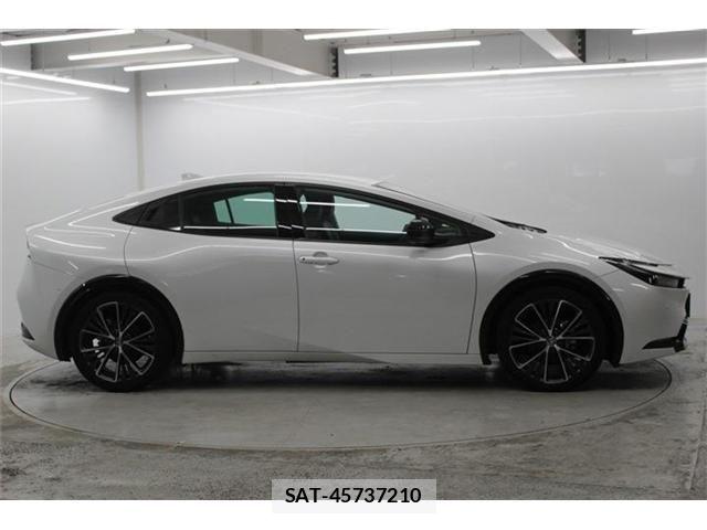 Toyota PRIUS 2023-04 7329415-3