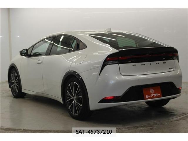 Toyota PRIUS 2023-04 7329415-6