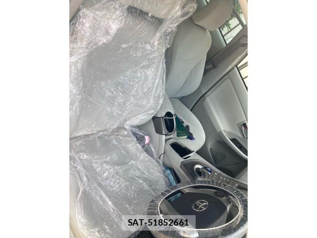 Toyota PRIUS 2012-01 7329490-11