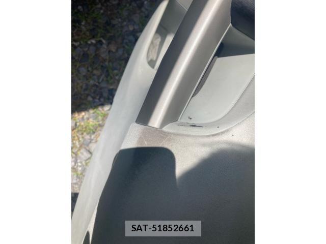 Toyota PRIUS 2012-01 7329490-14