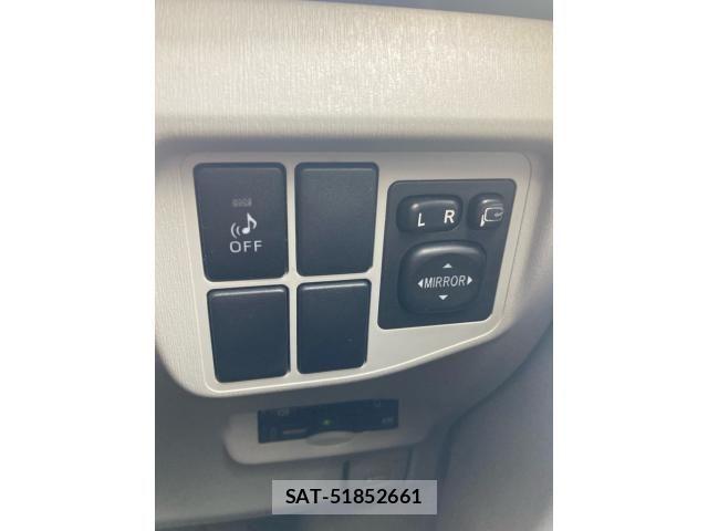 Toyota PRIUS 2012-01 7329490-15