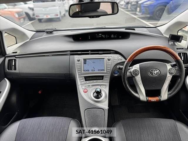 Toyota PRIUS 2012-10 7329459-1
