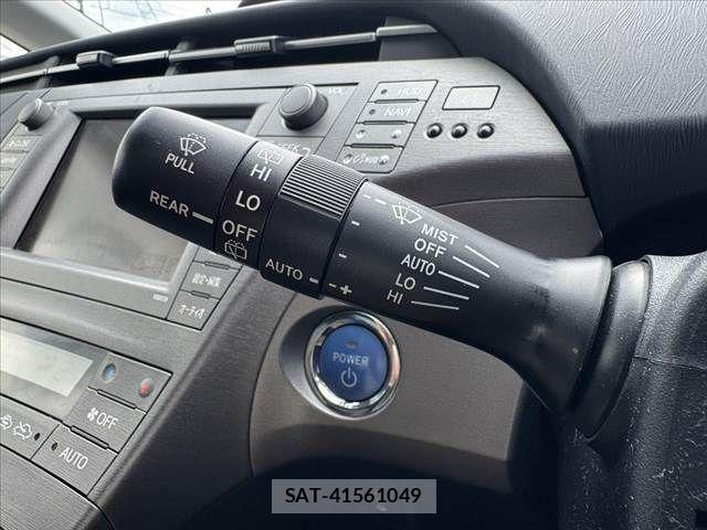 Toyota PRIUS 2012-10 7329459-28