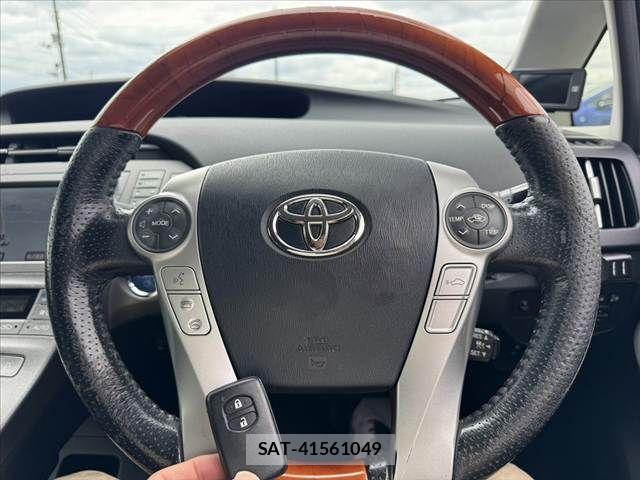 Toyota PRIUS 2012-10 7329459-6