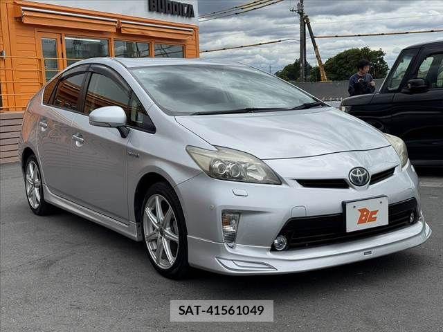 Toyota PRIUS 2012-10 7329459-7