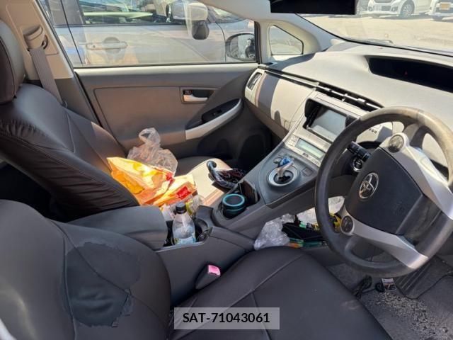 Toyota PRIUS 2009-09 7329476-10