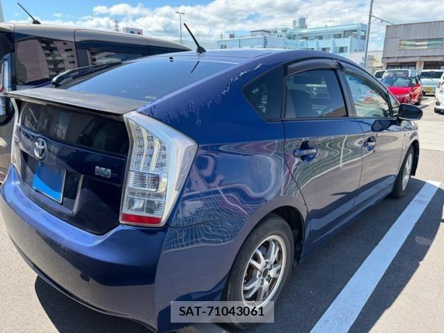 Toyota PRIUS 2009-09 7329476-2