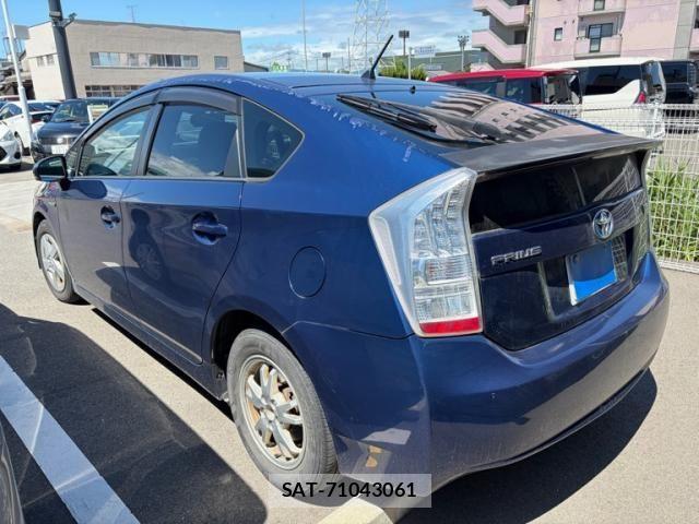Toyota PRIUS 2009-09 7329476-3