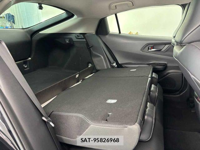 Toyota PRIUS 2023-01 7329421-25