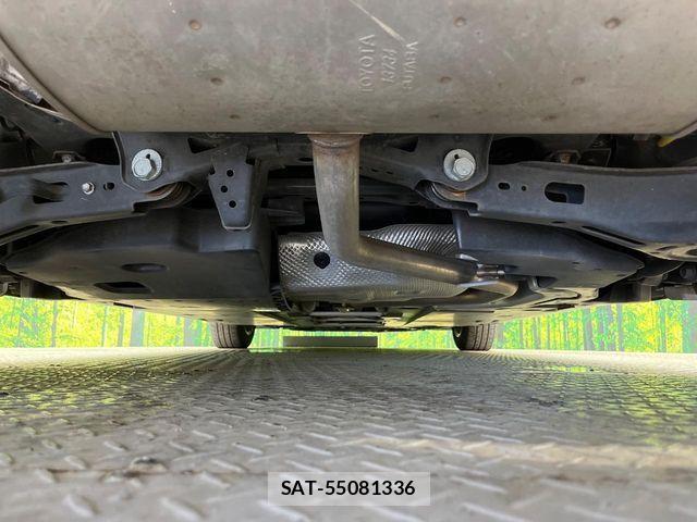 Toyota PRIUS 2017-08 7332702-18