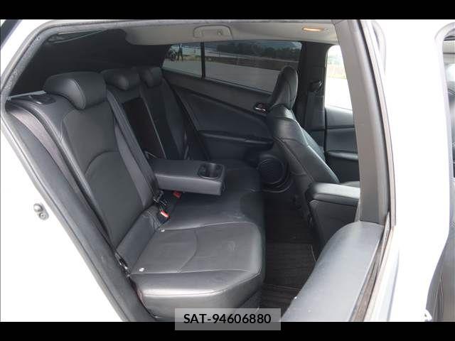 Toyota PRIUS 2016-02 7329434-14