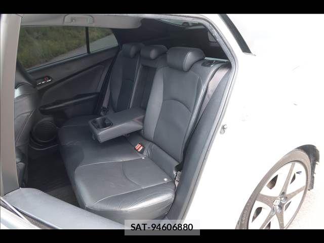 Toyota PRIUS 2016-02 7329434-17