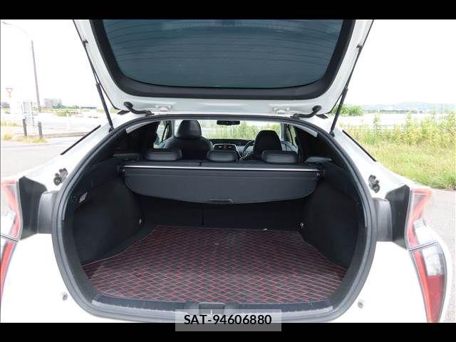 Toyota PRIUS 2016-02 7329434-18