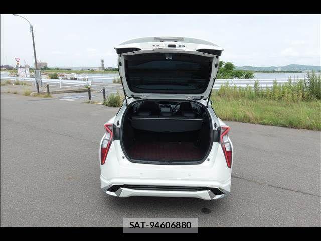 Toyota PRIUS 2016-02 7329434-20