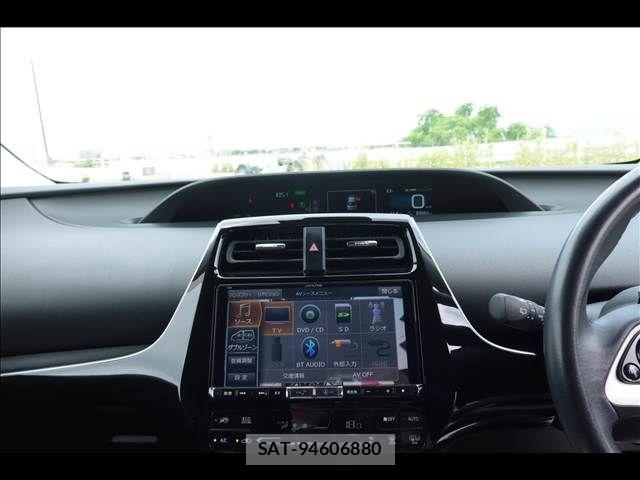 Toyota PRIUS 2016-02 7329434-25