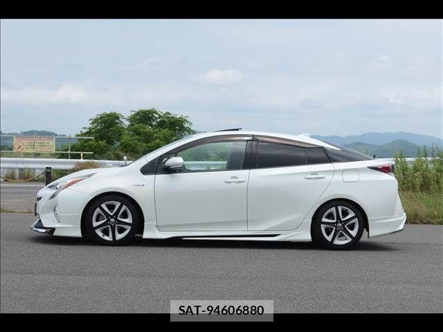 Toyota PRIUS 2016-02 7329434-2