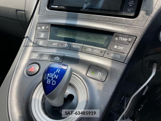 Toyota PRIUS 2010-07 7329482-14