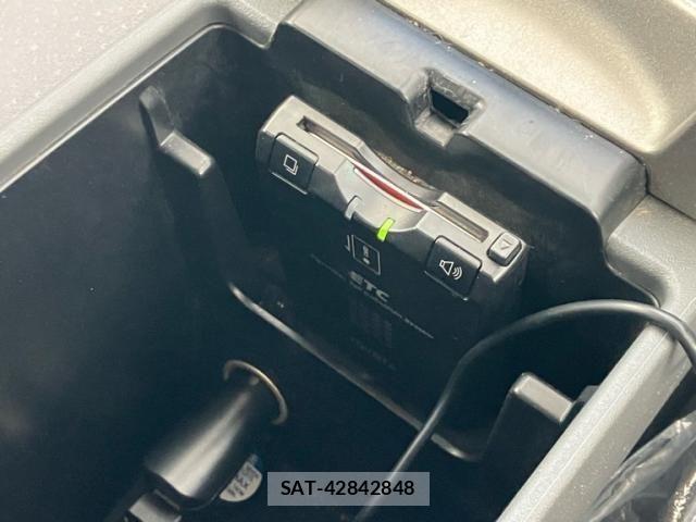 Toyota PRIUS 2008-01 7329463-23
