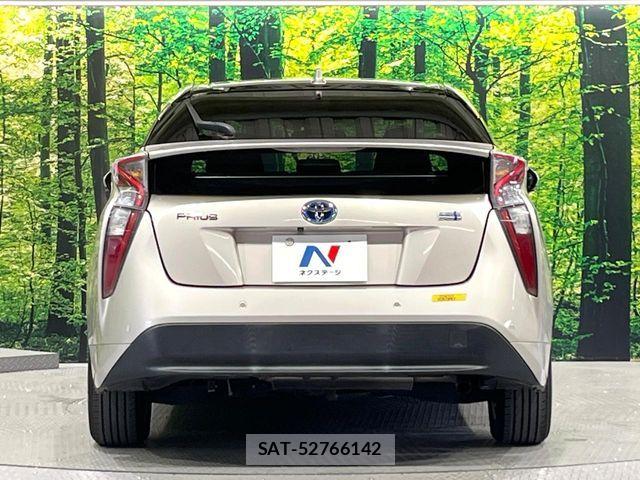 Toyota PRIUS 2017-06 7359346-14