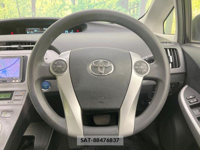 Toyota PRIUS 2012-02 7359384-10