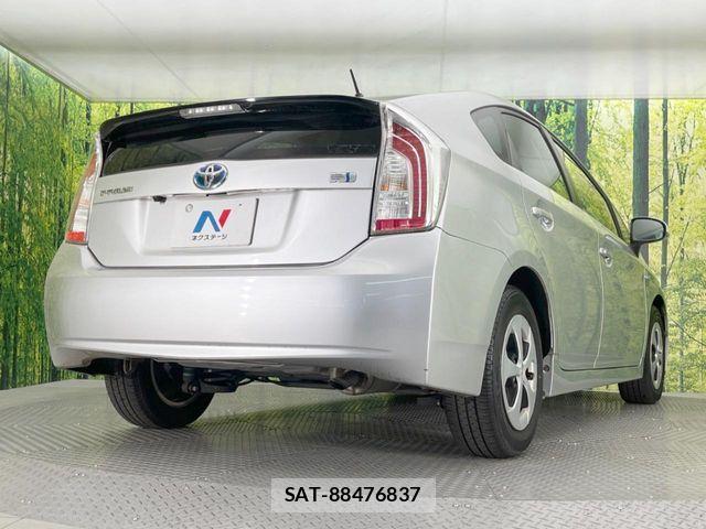 Toyota PRIUS 2012-02 7359384-16