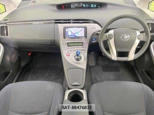 Toyota PRIUS 2012-02 7359384-1