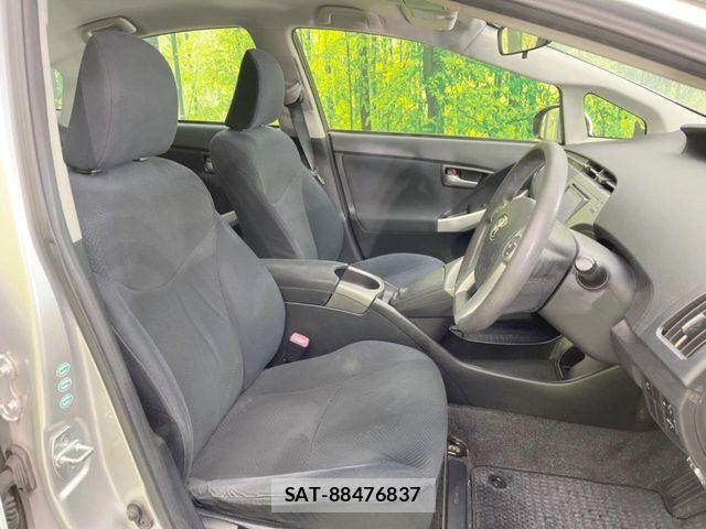 Toyota PRIUS 2012-02 7359384-7