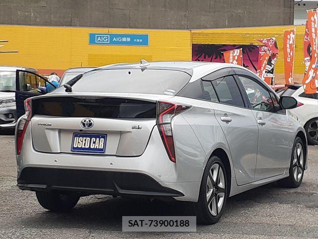 Toyota PRIUS 2017-12 7359341-2