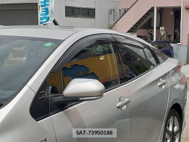 Toyota PRIUS 2017-12 7359341-7