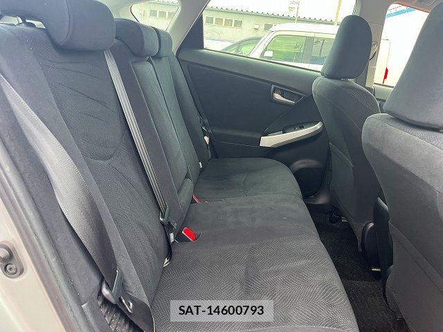 Toyota PRIUS 2013-10 7359382-9