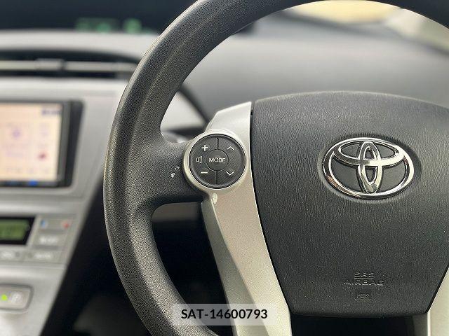 Toyota PRIUS 2013-10 7359382-21