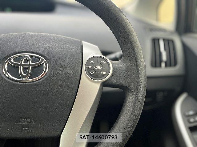 Toyota PRIUS 2013-10 7359382-22