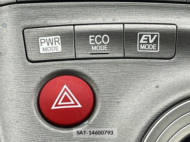 Toyota PRIUS 2013-10 7359382-23