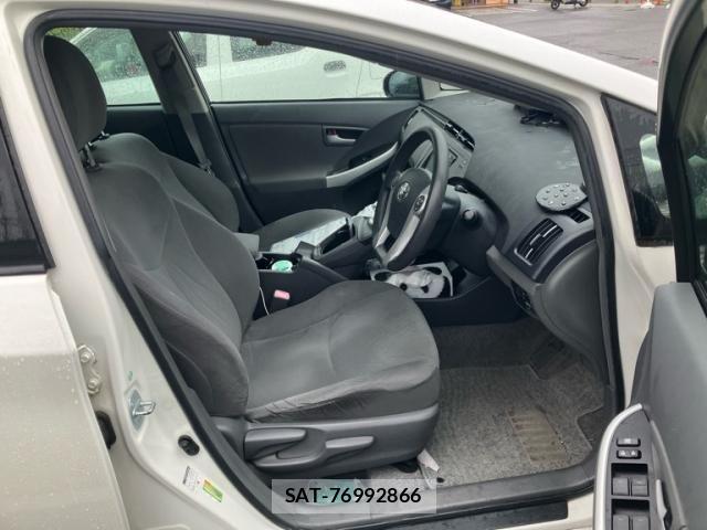 Toyota PRIUS 2011-09 7359393-16