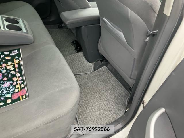 Toyota PRIUS 2011-09 7359393-19