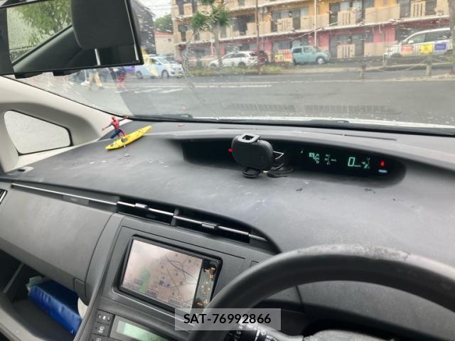 Toyota PRIUS 2011-09 7359393-23