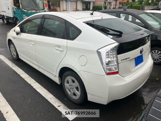 Toyota PRIUS 2011-09 7359393-2