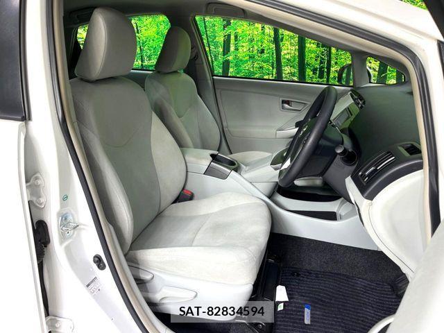 Toyota PRIUS 2014-01 7359371-7