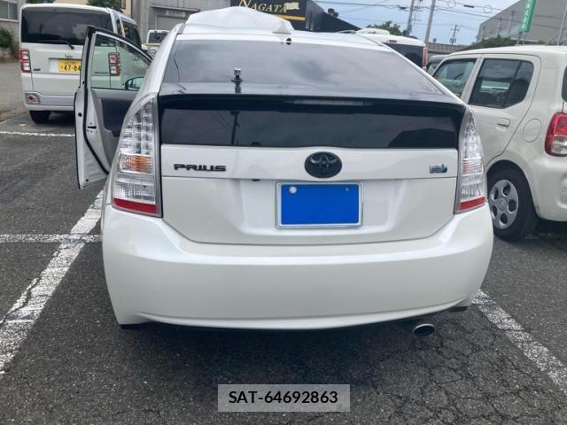 Toyota PRIUS 2009-07 7359387-12