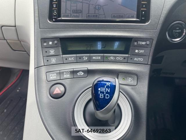 Toyota PRIUS 2009-07 7359387-24