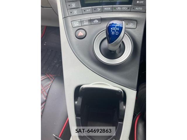 Toyota PRIUS 2009-07 7359387-25