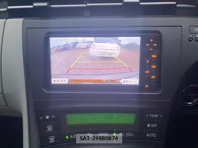 Toyota PRIUS 2011-06 7359397-12
