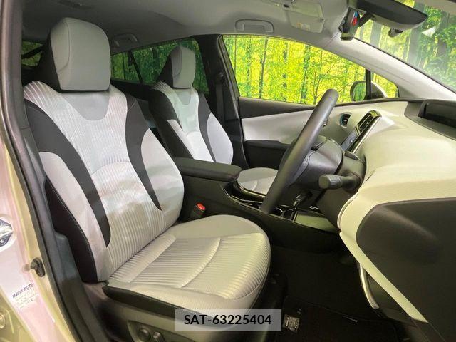 Toyota PRIUS 2019-08 7359333-7