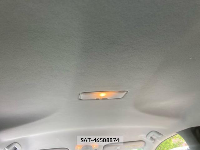 Toyota PRIUS 2017-09 7359373-10