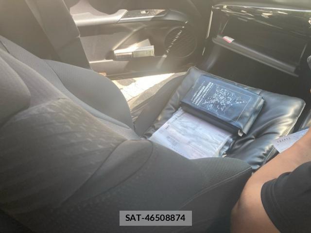 Toyota PRIUS 2017-09 7359373-12