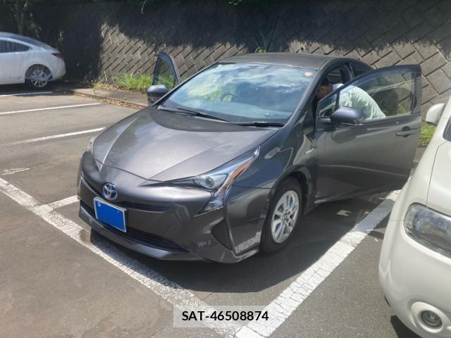 Toyota PRIUS 2017-09 7359373-1