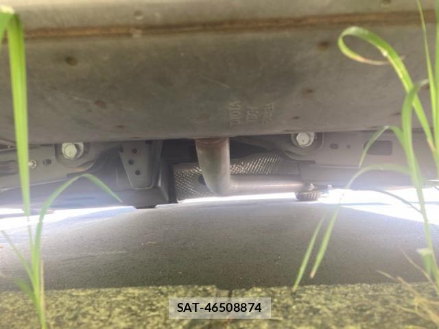 Toyota PRIUS 2017-09 7359373-19