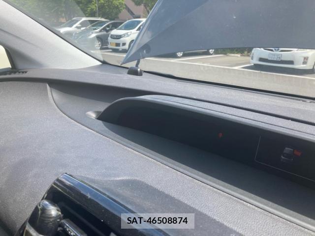 Toyota PRIUS 2017-09 7359373-24