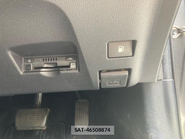 Toyota PRIUS 2017-09 7359373-26